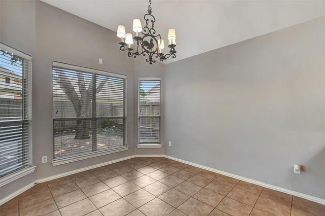11915 Lois Lane Drive, Pinehurst, TX 77362