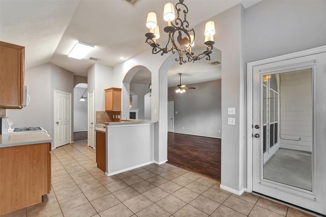 11915 Lois Lane Drive, Pinehurst, TX 77362