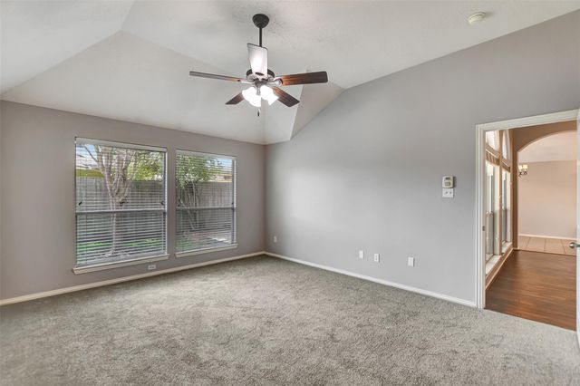 11915 Lois Lane Drive, Pinehurst, TX 77362