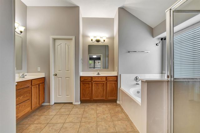 11915 Lois Lane Drive, Pinehurst, TX 77362
