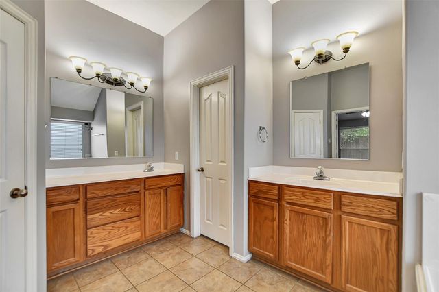 11915 Lois Lane Drive, Pinehurst, TX 77362