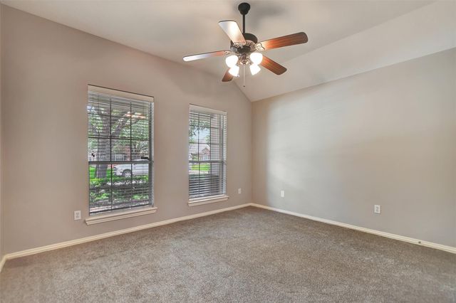 11915 Lois Lane Drive, Pinehurst, TX 77362