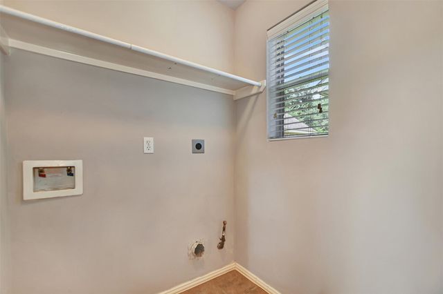 11915 Lois Lane Drive, Pinehurst, TX 77362