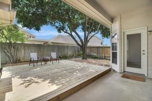 11915 Lois Lane Drive, Pinehurst, TX 77362