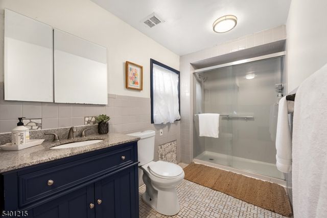 8 Highmont Ter, Montclair Twp., NJ 07042