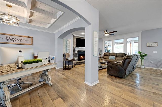 20476 W 107 Place, Olathe, KS 66061