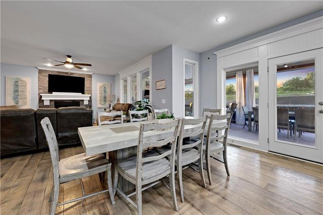 20476 W 107 Place, Olathe, KS 66061