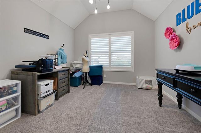 20476 W 107 Place, Olathe, KS 66061