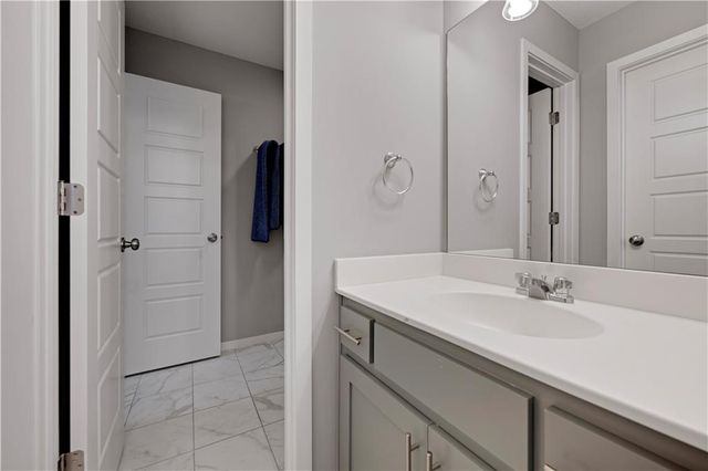20476 W 107 Place, Olathe, KS 66061