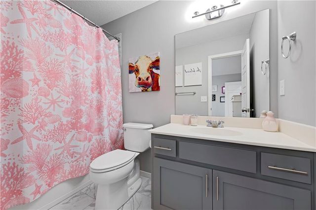20476 W 107 Place, Olathe, KS 66061