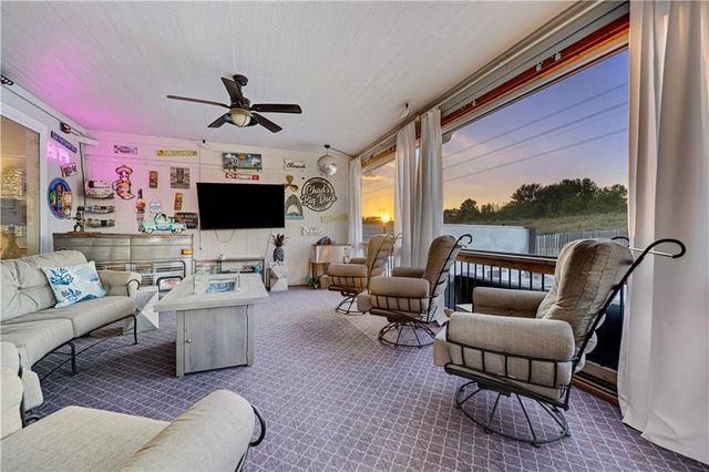 20476 W 107 Place, Olathe, KS 66061
