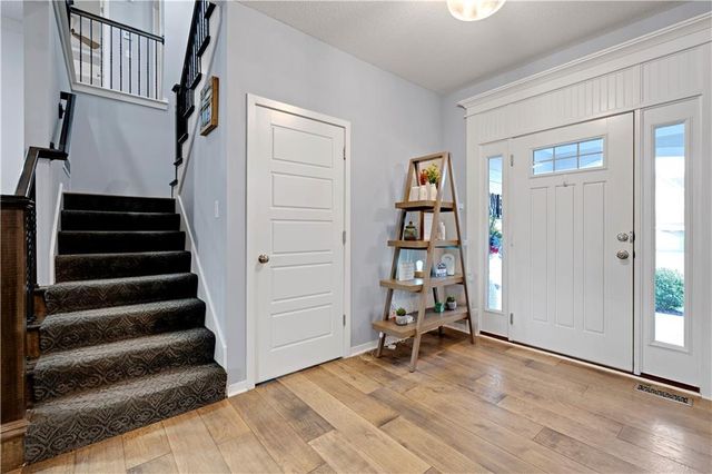20476 W 107 Place, Olathe, KS 66061
