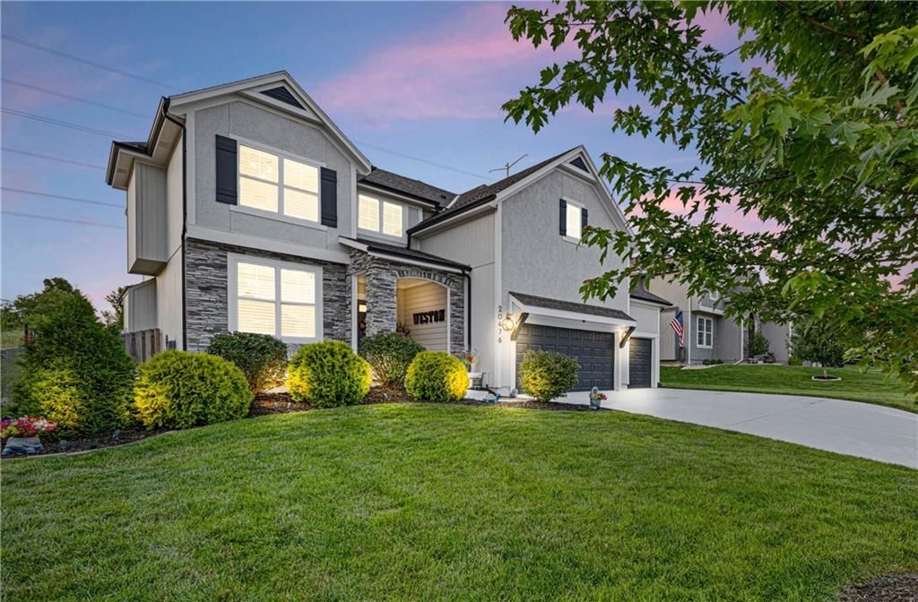 20476 W 107 Place, Olathe, KS 66061