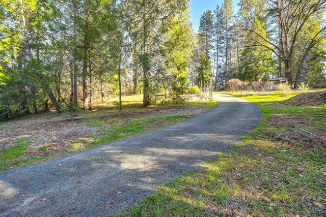 26070-26080 Green Acres Rd, Colfax, CA 95713