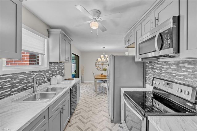 102 Haviland DR, Newport News, VA 23601
