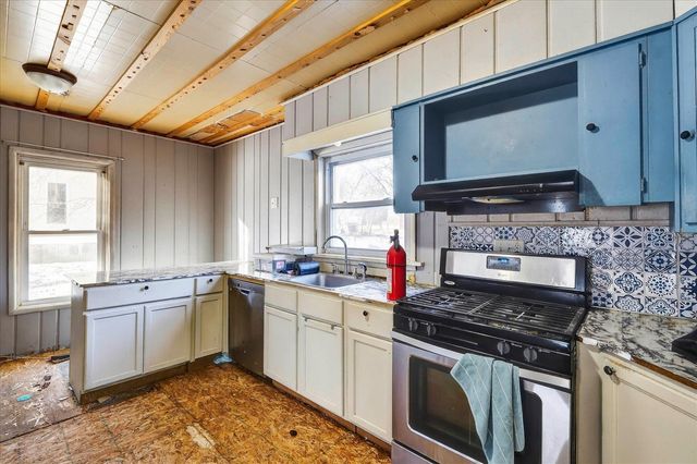 816 S Kalamazoo Avenue, Marshall, MI 49068