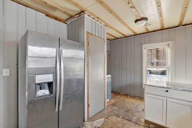 816 S Kalamazoo Avenue, Marshall, MI 49068