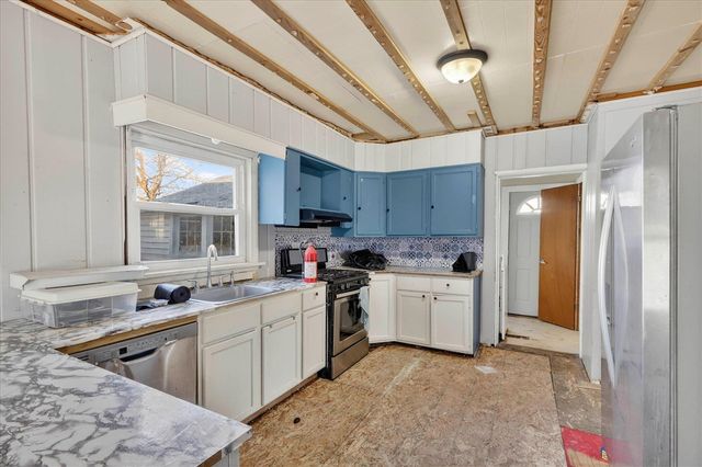 816 S Kalamazoo Avenue, Marshall, MI 49068