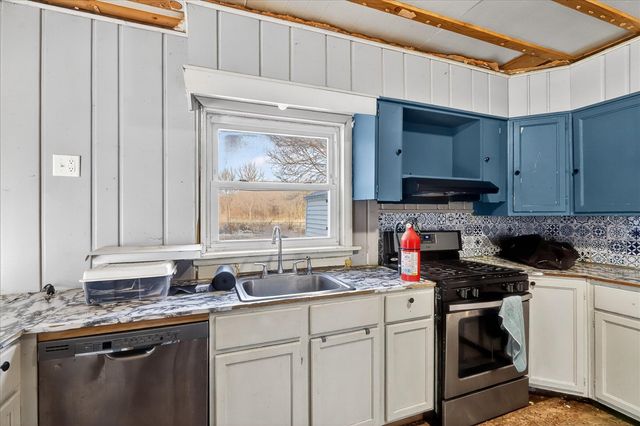 816 S Kalamazoo Avenue, Marshall, MI 49068