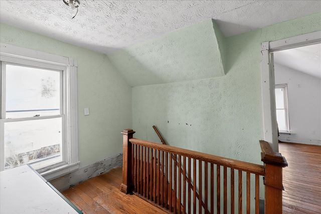 816 S Kalamazoo Avenue, Marshall, MI 49068