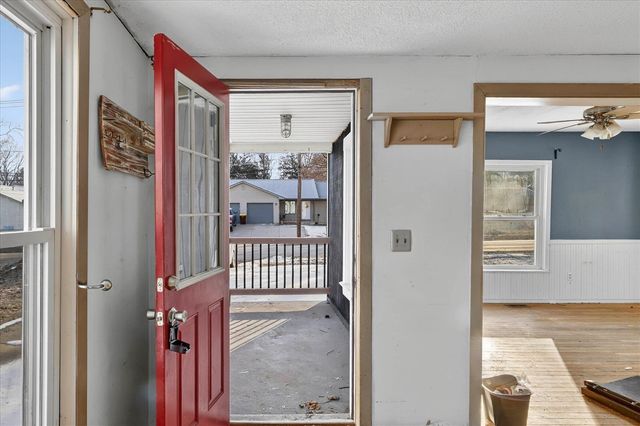 816 S Kalamazoo Avenue, Marshall, MI 49068