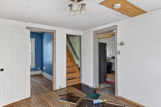 816 S Kalamazoo Avenue, Marshall, MI 49068