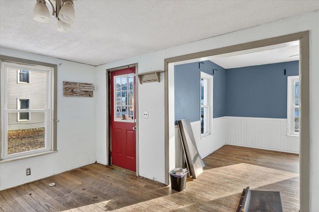 816 S Kalamazoo Avenue, Marshall, MI 49068