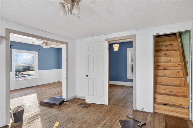 816 S Kalamazoo Avenue, Marshall, MI 49068