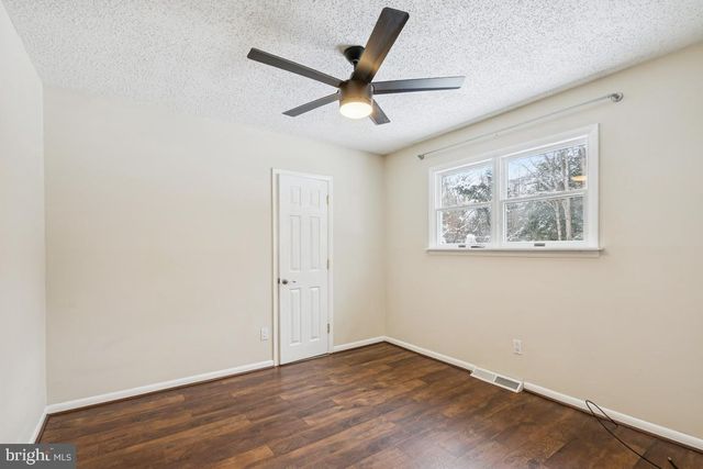 516 COACH RD, Blackwood, NJ 08012