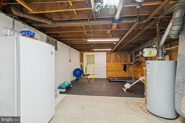 516 COACH RD, Blackwood, NJ 08012