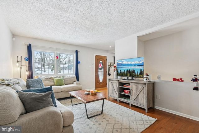 516 COACH RD, Blackwood, NJ 08012