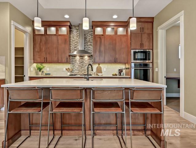 2955 S Shadywood Way, Boise, ID 83716