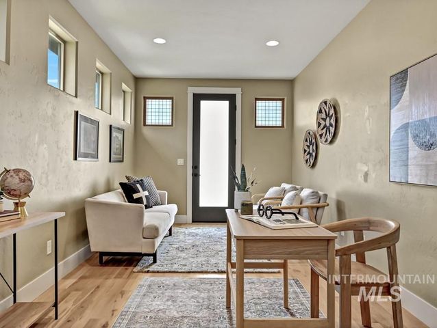 2955 S Shadywood Way, Boise, ID 83716