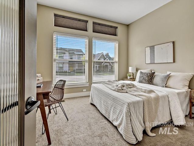 2955 S Shadywood Way, Boise, ID 83716