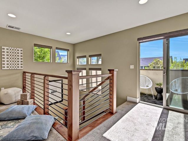 2955 S Shadywood Way, Boise, ID 83716