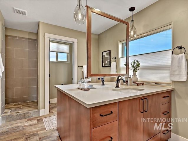 2955 S Shadywood Way, Boise, ID 83716