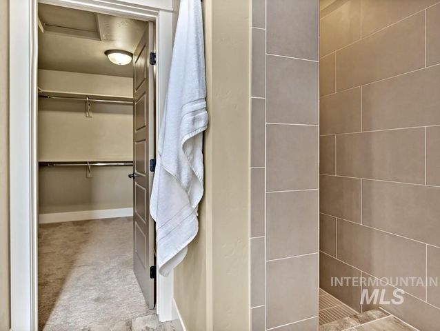 2955 S Shadywood Way, Boise, ID 83716