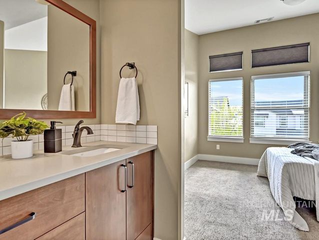 2955 S Shadywood Way, Boise, ID 83716