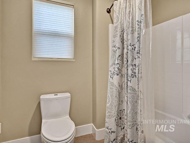 2955 S Shadywood Way, Boise, ID 83716