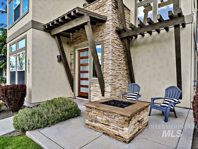 2955 S Shadywood Way, Boise, ID 83716