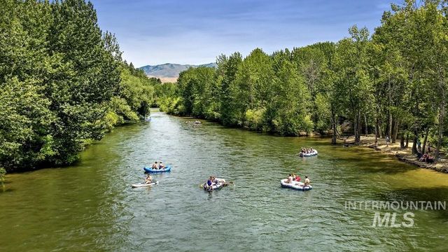 2955 S Shadywood Way, Boise, ID 83716