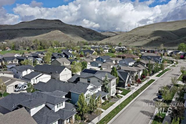 2955 S Shadywood Way, Boise, ID 83716
