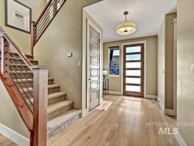 2955 S Shadywood Way, Boise, ID 83716