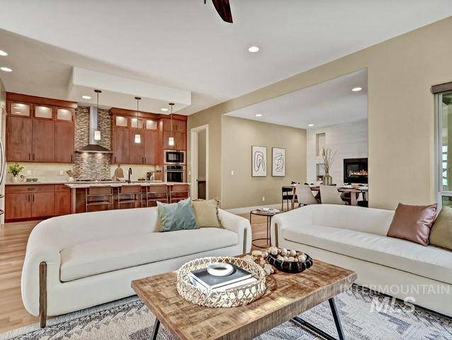 2955 S Shadywood Way, Boise, ID 83716