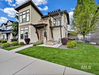 2955 S Shadywood Way, Boise, ID 83716