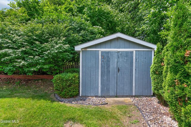 44 Mallard Road, Bethlehem, NY 12077