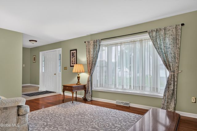 44 Mallard Road, Bethlehem, NY 12077