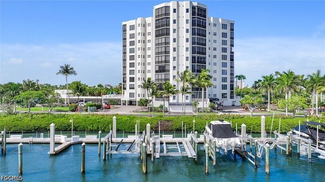 4199 Bay Beach LN, Fort Myers Beach, FL 33931