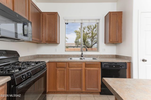 13004 N Lea Maw Drive, Marana, AZ 85653
