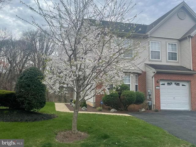 445 NICHOLAS DR, Southampton, PA 18966